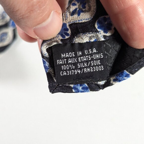 Oscar de la Renta 100% silk necktie, black white blue chinoiserie pattern - Picture 5 of 10